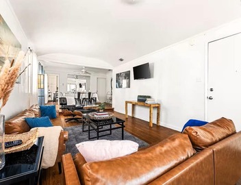 Spacious 4 bedroom home by Melrose and 10 minutes to Hollywood Walk of Fame 2