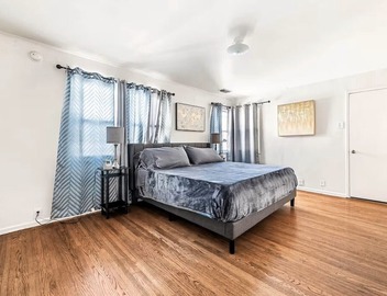 Spacious 4 bedroom home by Melrose and 10 minutes to Hollywood Walk of Fame 3