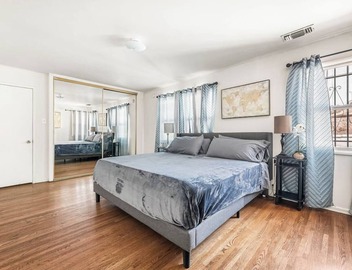 Spacious 4 bedroom home by Melrose and 10 minutes to Hollywood Walk of Fame 5