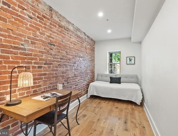 Stunning central 3Br/3ba with parking and deck 5