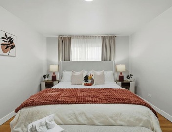 3BR Near O'Hare Office Coffee Bar Sleeps 9 5