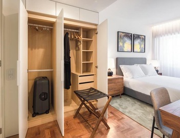 Premium 2BR Apartment in Avenidas Novas, Lisbon | Balcony & Included Services 4