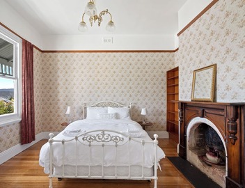 Cornelian Bay Hideaway close to CBD 3