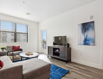Pure Suites 2 Bed Downtown Phoenix Pool Gym 4
