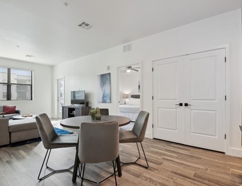 Pure Suites 2 Bed Downtown Phoenix Pool Gym 5