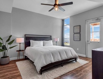 Luxurious Penthouse with 2/2 and large patio 2