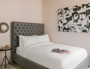 LIVN West Loop Chicago 2 BR City View 3