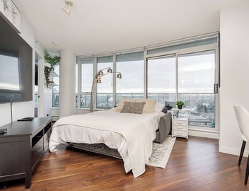 Perfect Vancouver Getaway | Central 2BR/2BA+Sofa Bed 2