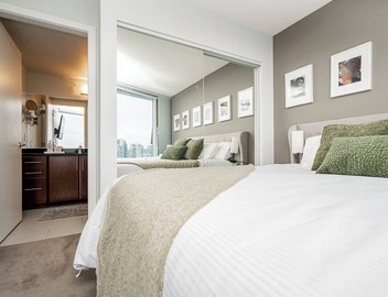 Perfect Vancouver Getaway | Central 2BR/2BA+Sofa Bed 5