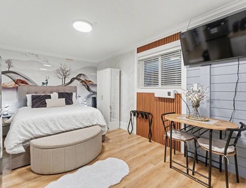 Secluded Bachelor Suite 2