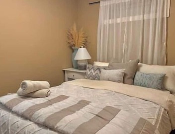 Comfy 1 Bedroom Suite 5