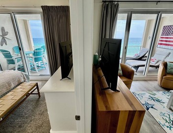 Newly Renovated Beach Front Condo with BEACH CHAIR SERVICE, High Speed Wifi 2