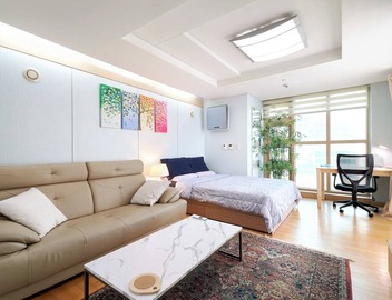 SUPER 1 Bedroom Corner Condo! Best deal in Gangnam with a "Premier Host"! 4