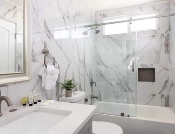 Luxury 3BR Condo Near Americana and Galleria 5