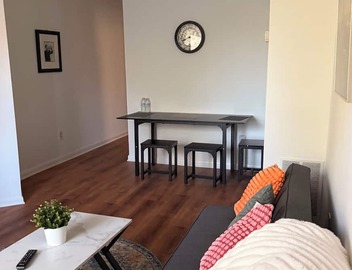 Cozy 1-bedroom apartment in vibrant DC neighborhood walkable to popular H-street 4