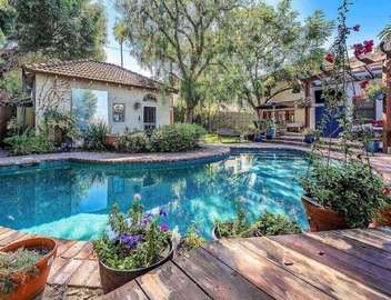 Private Pool + Hot Tub, Gated Guesthouse, Mid-City LA Near LAX 3