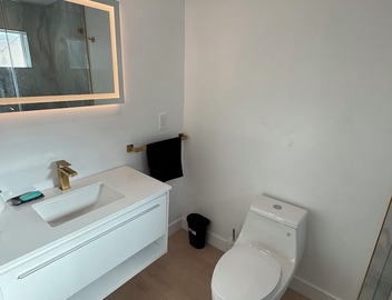 Cozy and Private Studio with Laundry and AC 2