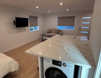 Cozy and Private Studio with Laundry and AC 4
