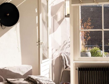 A bright and stylish loft in the heart of Amsterdam, with a cozy interior, plenty of natural light and all the modern conveniences for a relaxing stay in the city. 3