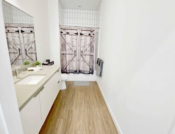 Serene 2BR Penthouse Haven in vibrant Los Angeles 3