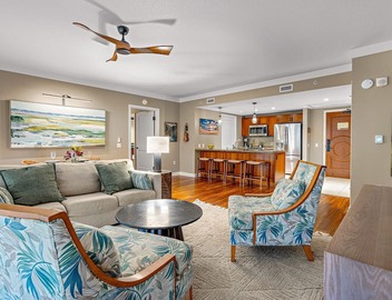 Maui Resort Rentals: Hokulani 605 – Premier 6th-Floor Oceanview Penthouse | Closest 2BR Column to the Ocean! 3