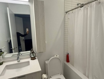 2-bedroom apartment in welcoming Mississauga with AC, fitness room 5