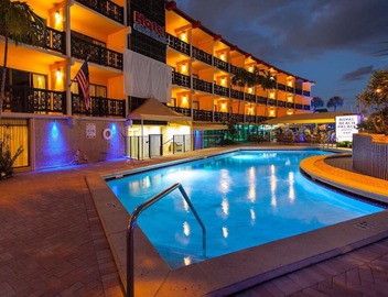 Two Bedroom in The Garden Hotel | 8-Min Walk to Lauderdale-by-the-Sea Beach 5