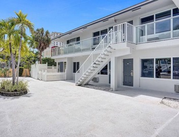 Two Bedroom in The Garden Hotel | 8-Min Walk to Lauderdale-by-the-Sea Beach 5