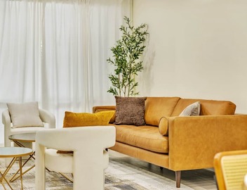 Spacious Culver City Condo | Pool | Free Parking 2