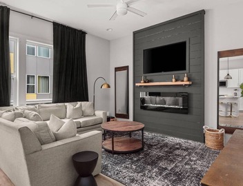 CMD ~ 4 Bedrooms ~ Huge Private Rooftop ~ 8 Beds ~ 8 Min to Downtown ~ City Views ~ Garage Parking 2