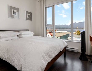 Stylish 2BR with Panoramic City & Mountain Views! 4