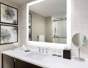 Westin New Orleans | Traditional King Room | Walk to Bourbon Street 3