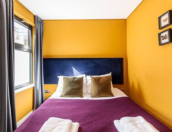 Chic 3Bed Flat w/Balconies in Kings Cross 2
