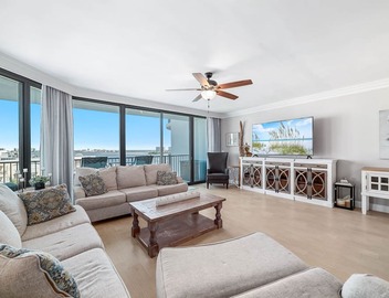 Lighthouse on the Bay - 2605 Bay Front-Lazy River-Boaters-Pet Friendly-Monthly 4
