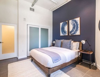 DTLA 2BR | Rooftop Jacuzzi & Sunset Views! 5