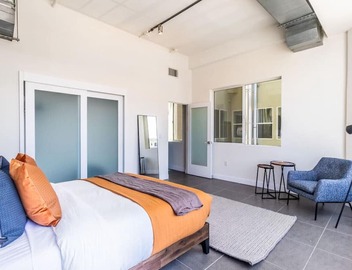 DTLA 2BR | Rooftop Jacuzzi & Sunset Views! 2