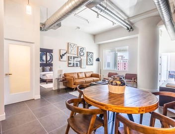 DTLA 2BR | Rooftop Jacuzzi & Sunset Views! 5