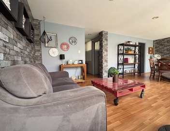 5 minutes walking distance from Angel Reforma 3