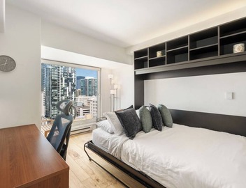 Luxurious 2 Bd in Heart of Seattle + Parkg & Pool! 5