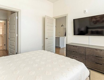 Landing | Chic 1BD, Gym, Yoga Studio 5
