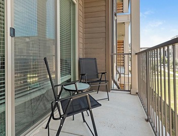 Landing | Chic 1BD, Gym, Yoga Studio 3