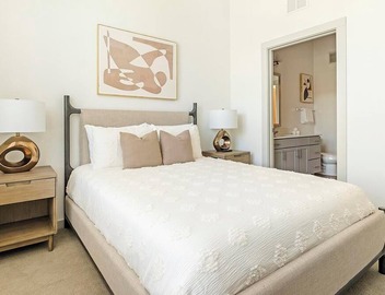Landing | Chic 1BD, Gym, Yoga Studio 2