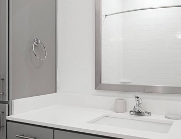 Landing | Stylish 1BD, Gym, Clubhouse 5