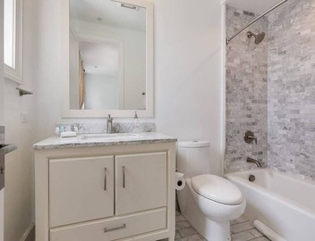 Roami at Factors Row in Bourbon St. | 3BR 4