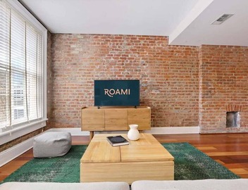 Roami at Factors Row in Bourbon St. | 3BR 3