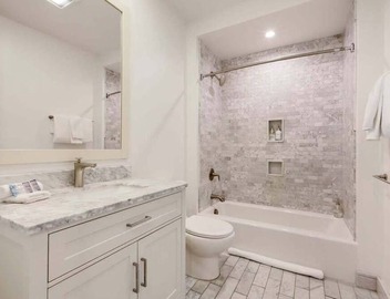 Roami at Factors Row in Bourbon St. | 3BR 3