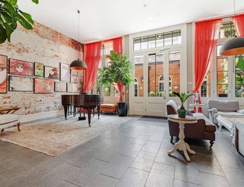 Roami at Factors Row in Bourbon St. | 3BR 4