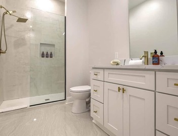 Roami at Churchill | 2 Bedroom w/Balcony 4