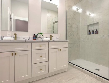 Roami at Churchill | 2 Bedroom w/Balcony 3