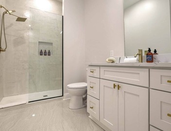 Roami at Churchill | 2 Bedroom w/Balcony 4